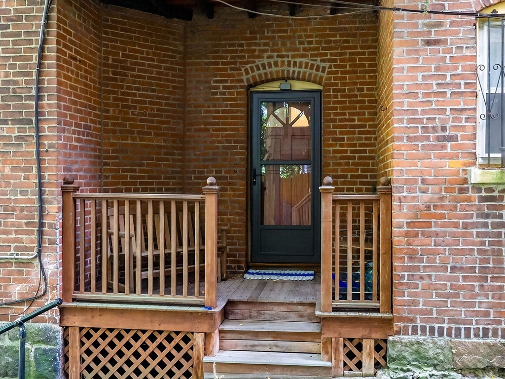 32 Robinwood Ave # 7