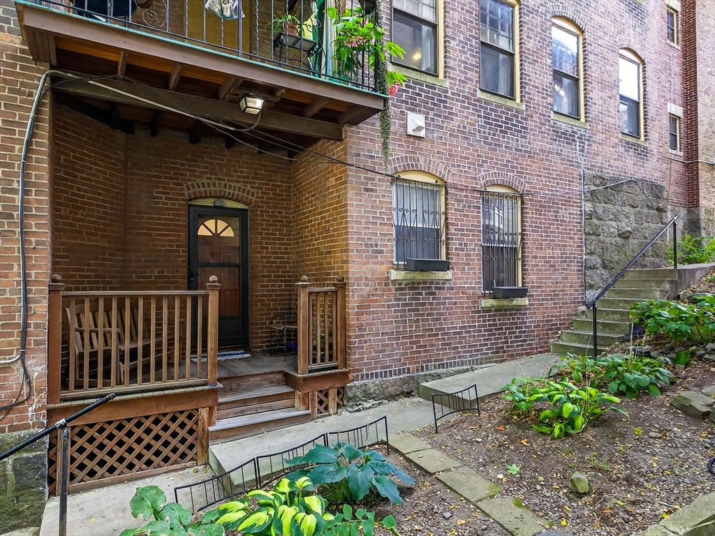 32 Robinwood Ave # 7