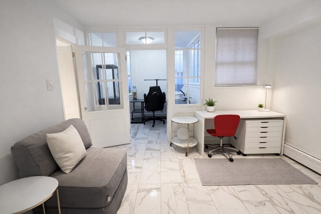 133 Commonwealth Ave # 1