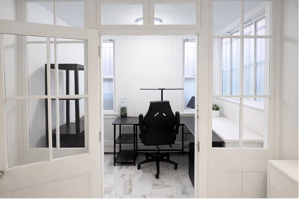 133 Commonwealth Ave # 1