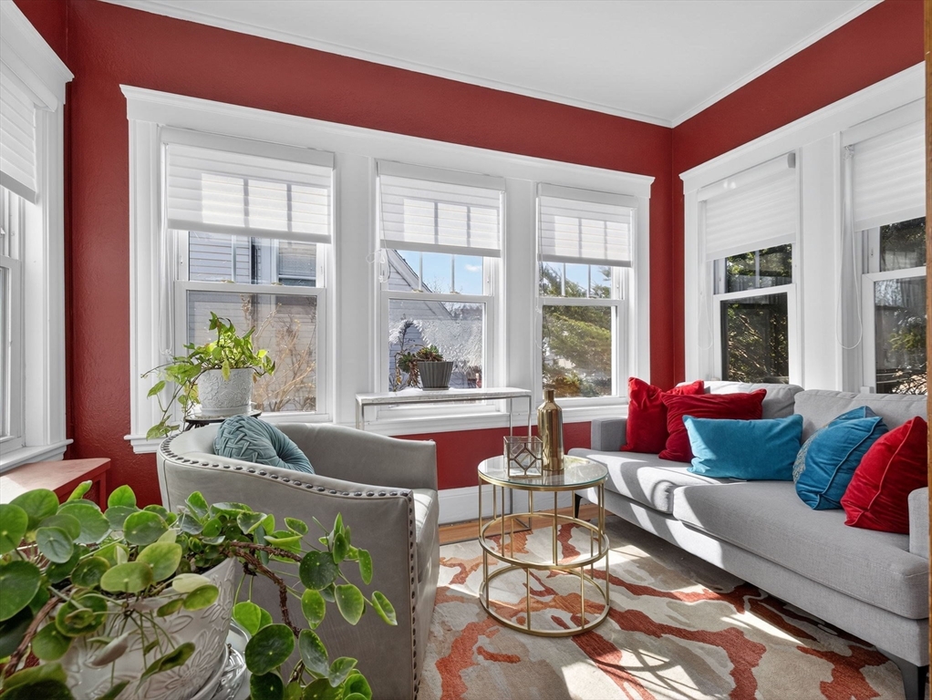 164 Floral Ave