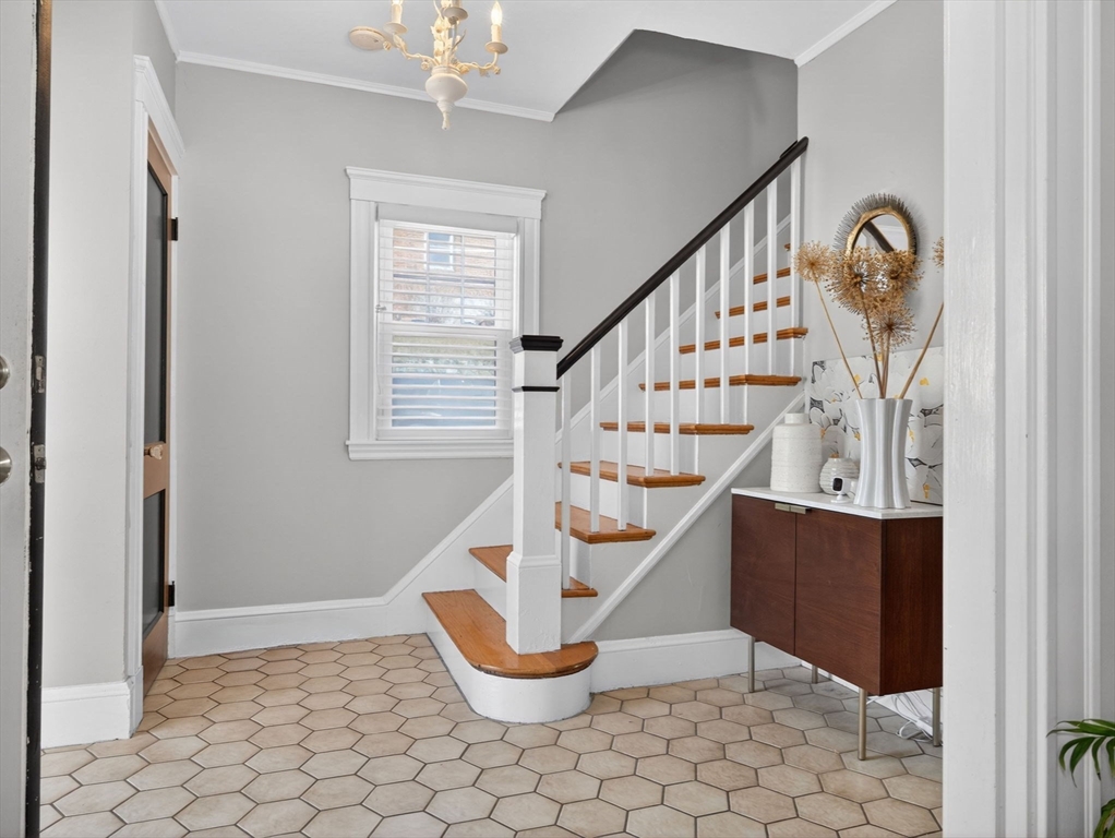 164 Floral Ave