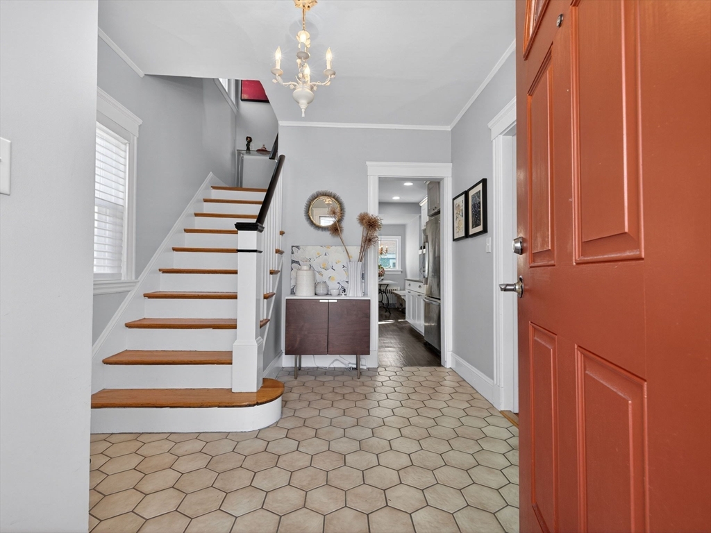 164 Floral Ave