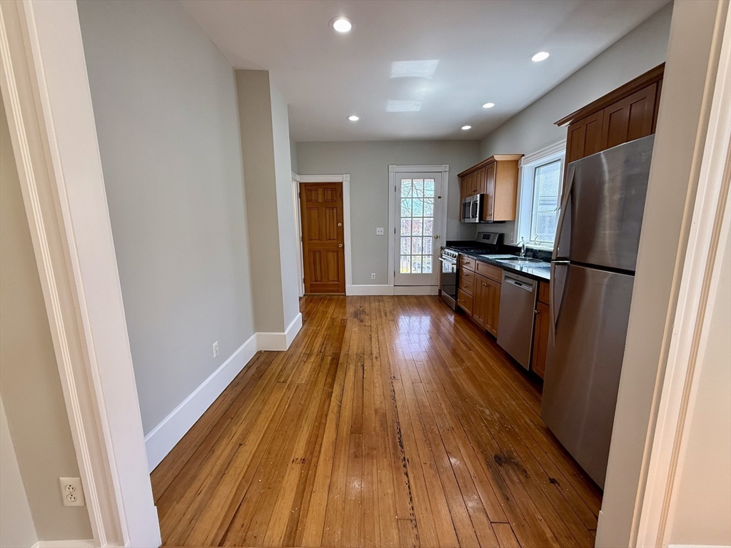 38 Goldsmith St # 3