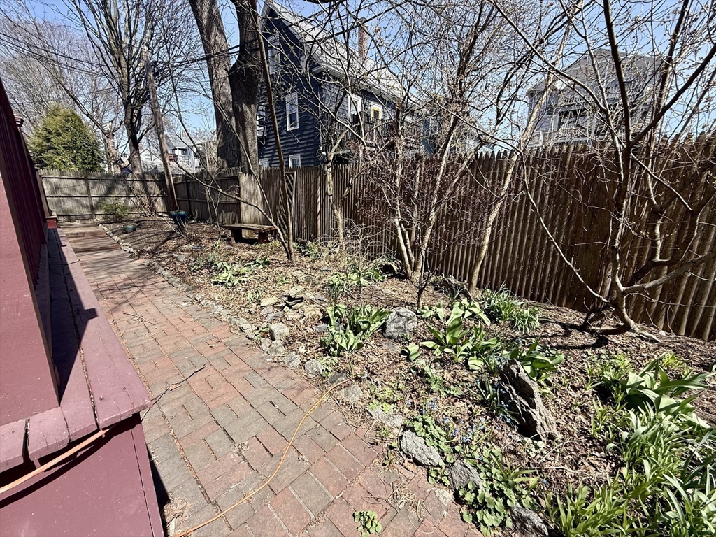 38 Goldsmith St # 3