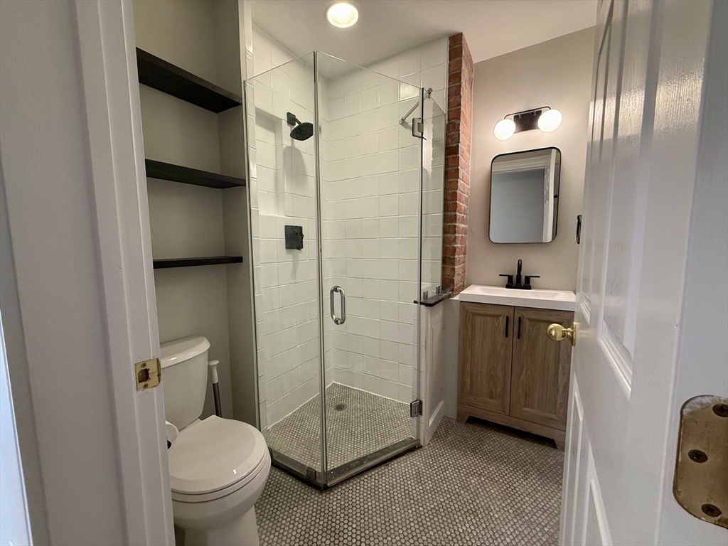 38 Goldsmith St # 3