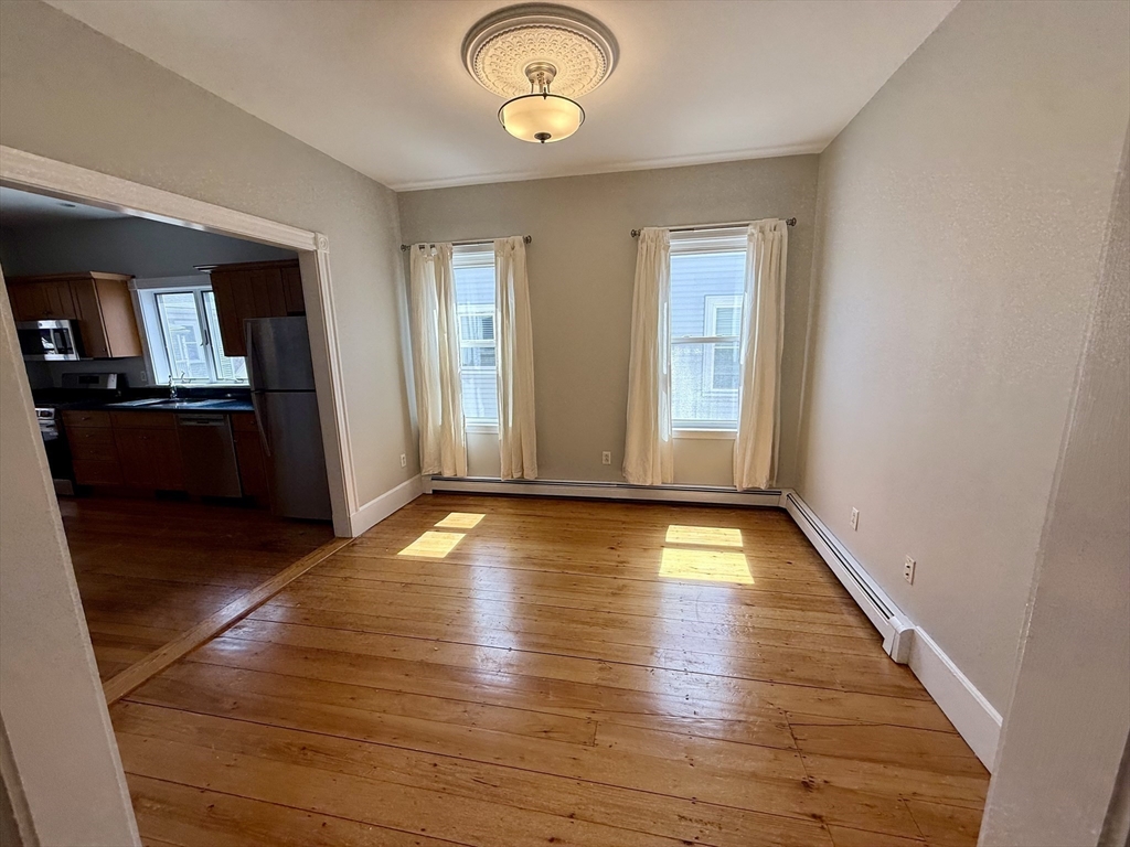 38 Goldsmith St # 3