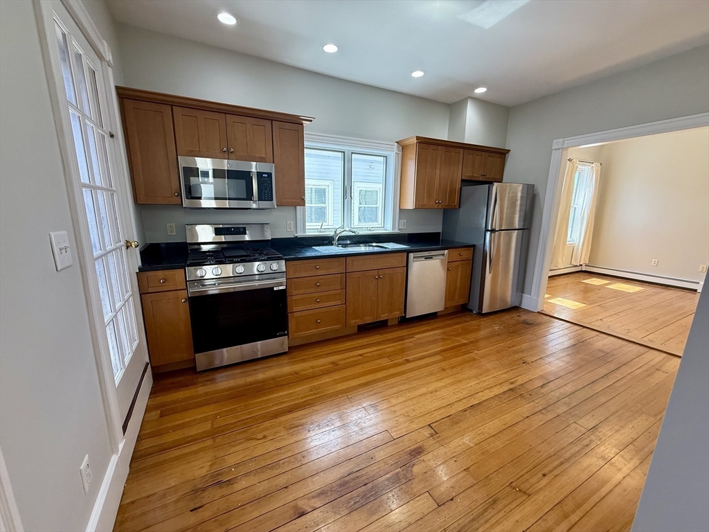 38 Goldsmith St # 3
