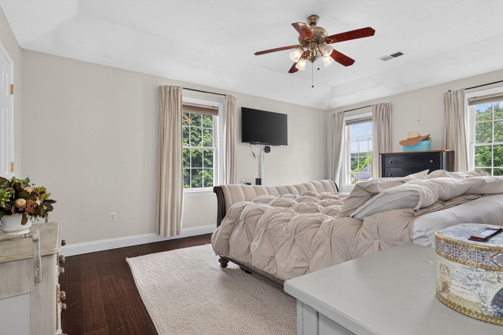 4 Kybren Cir
