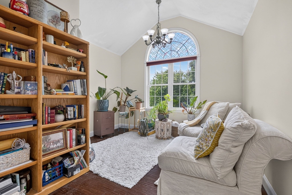 4 Kybren Cir