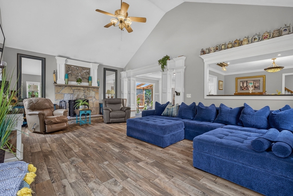 4 Kybren Cir