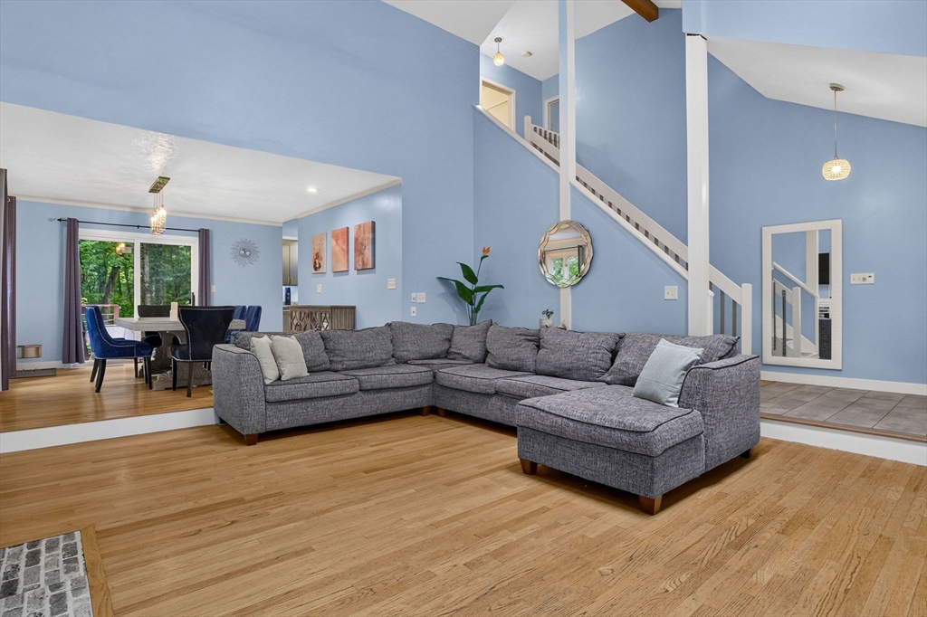 27 Walden Dr