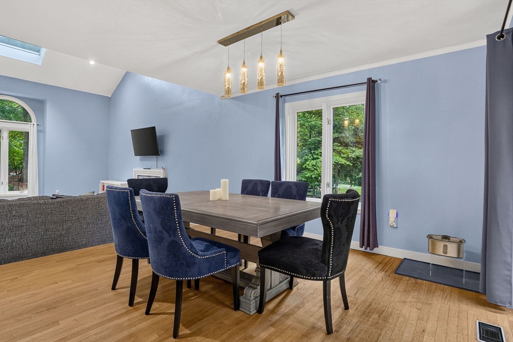 27 Walden Dr