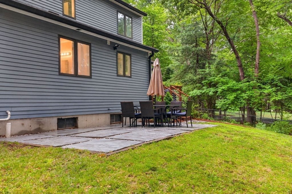 27 Walden Dr