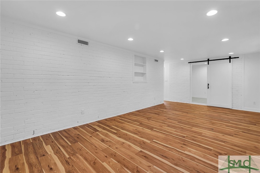 2102 Brentwood Drive