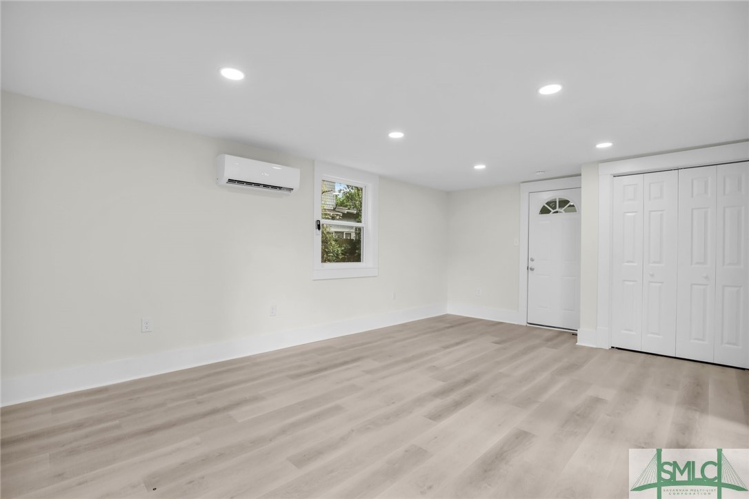 1112 E 49th Street