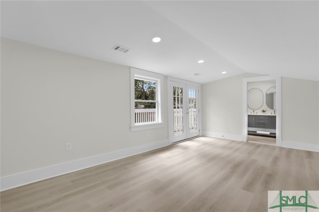 1112 E 49th Street