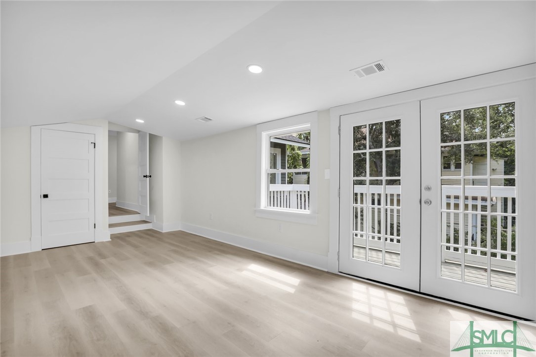 1112 E 49th Street