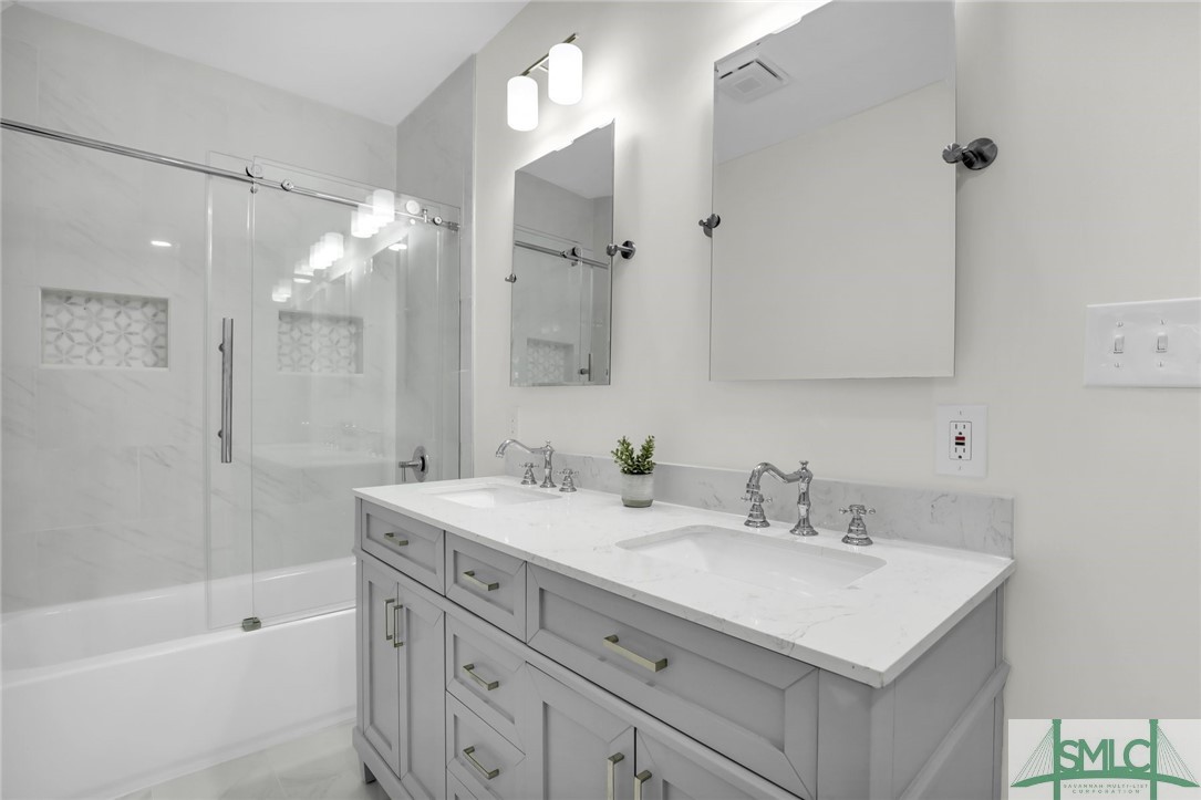 1112 E 49th Street