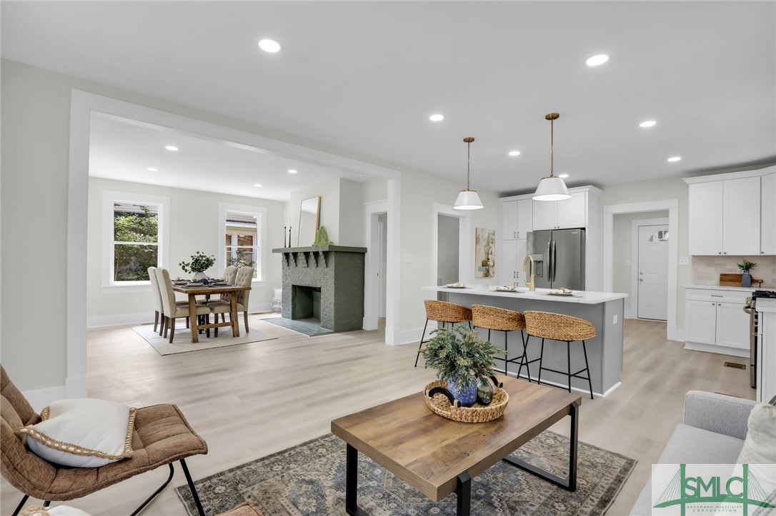 1112 E 49th Street