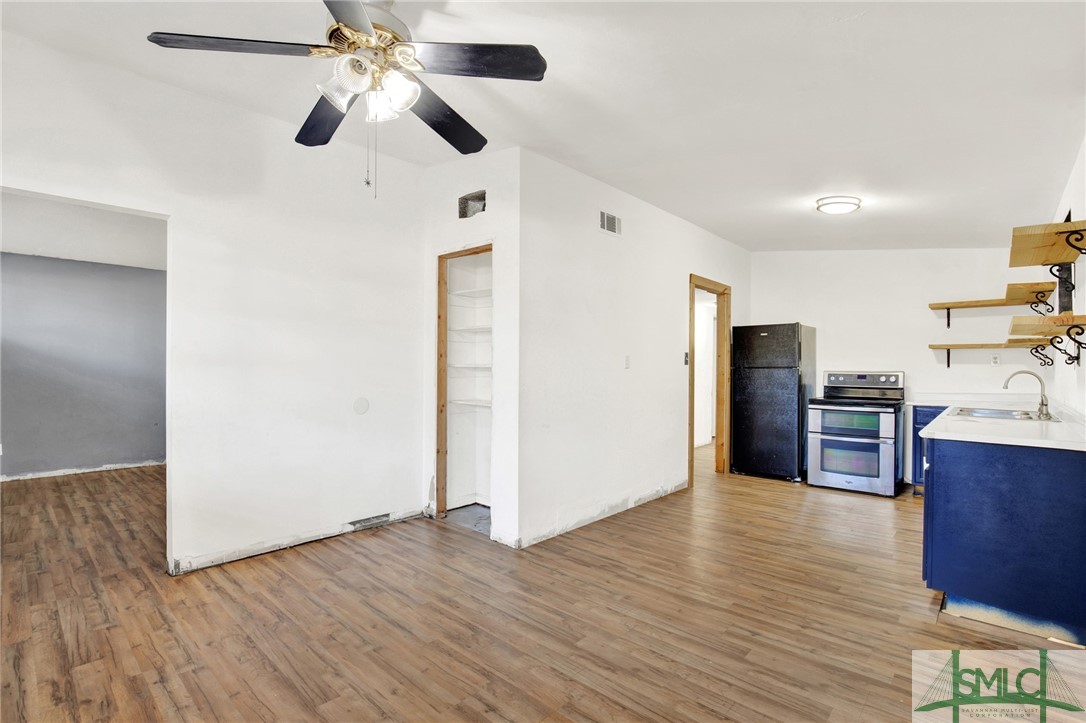 313 Willow Road
