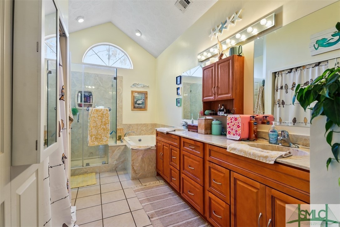 18 Angel Oaks Drive