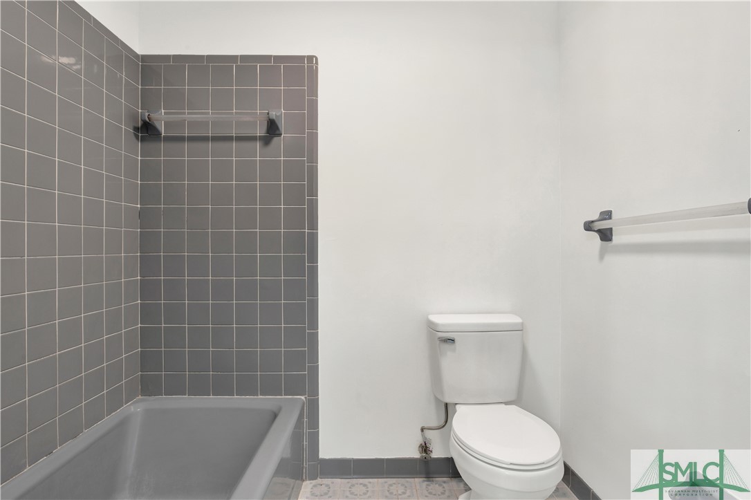 2463 Old Louisville Road