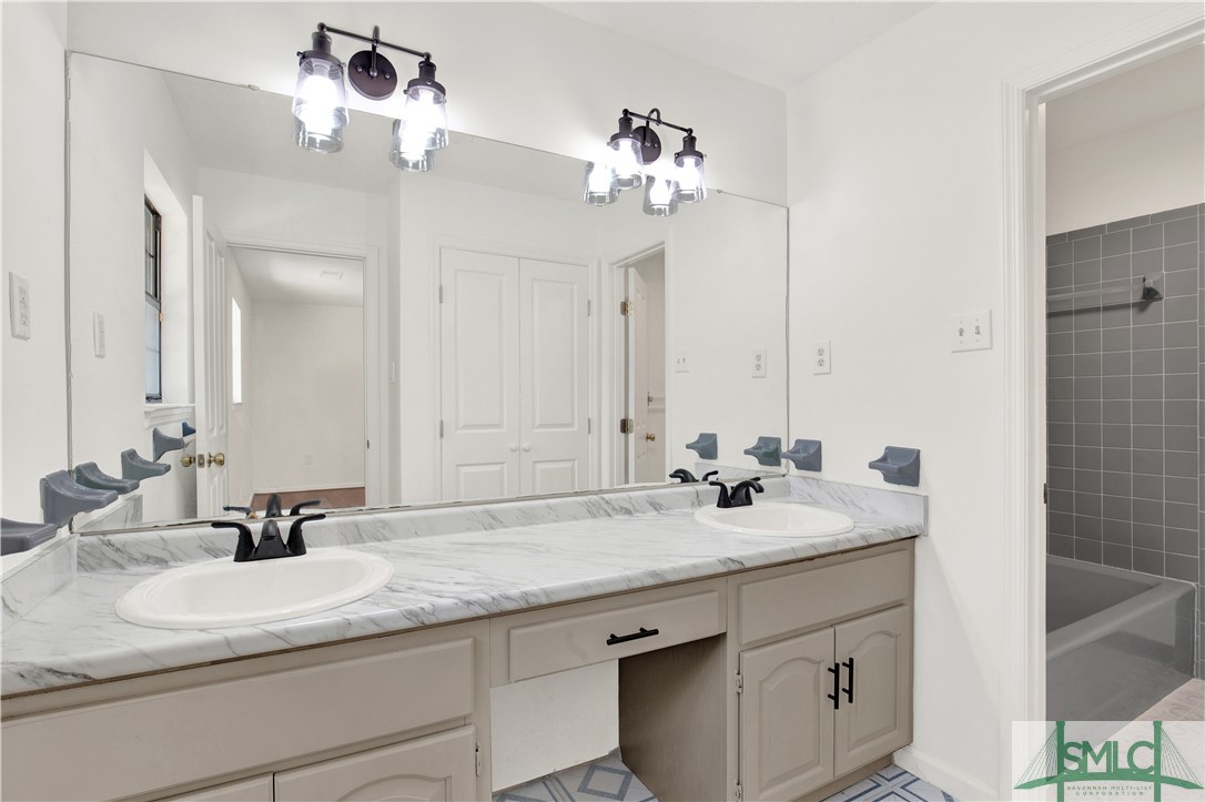 2463 Old Louisville Road