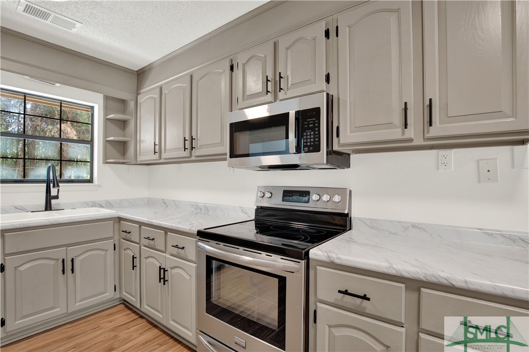 2463 Old Louisville Road