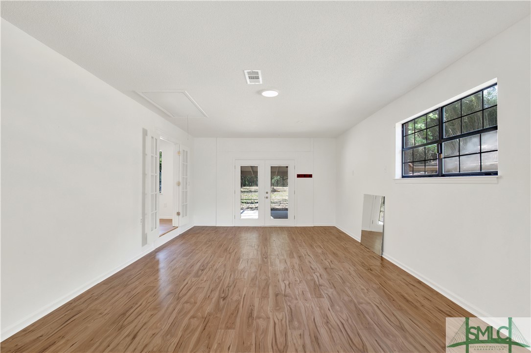 2463 Old Louisville Road