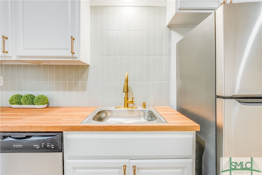 1226 W 51st Street