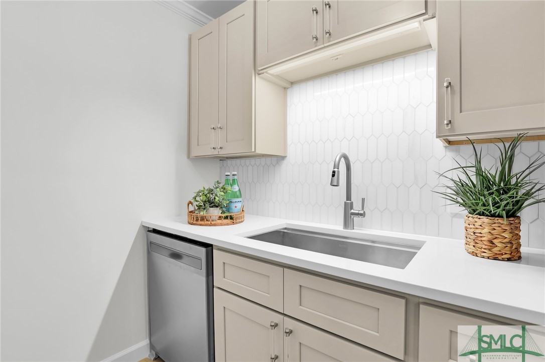 401 N Cromwell Road 2-H