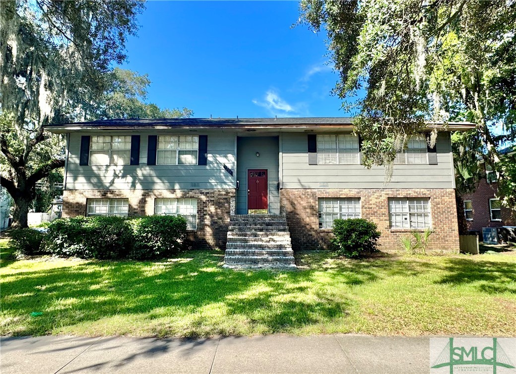 1202 E Victory Drive
