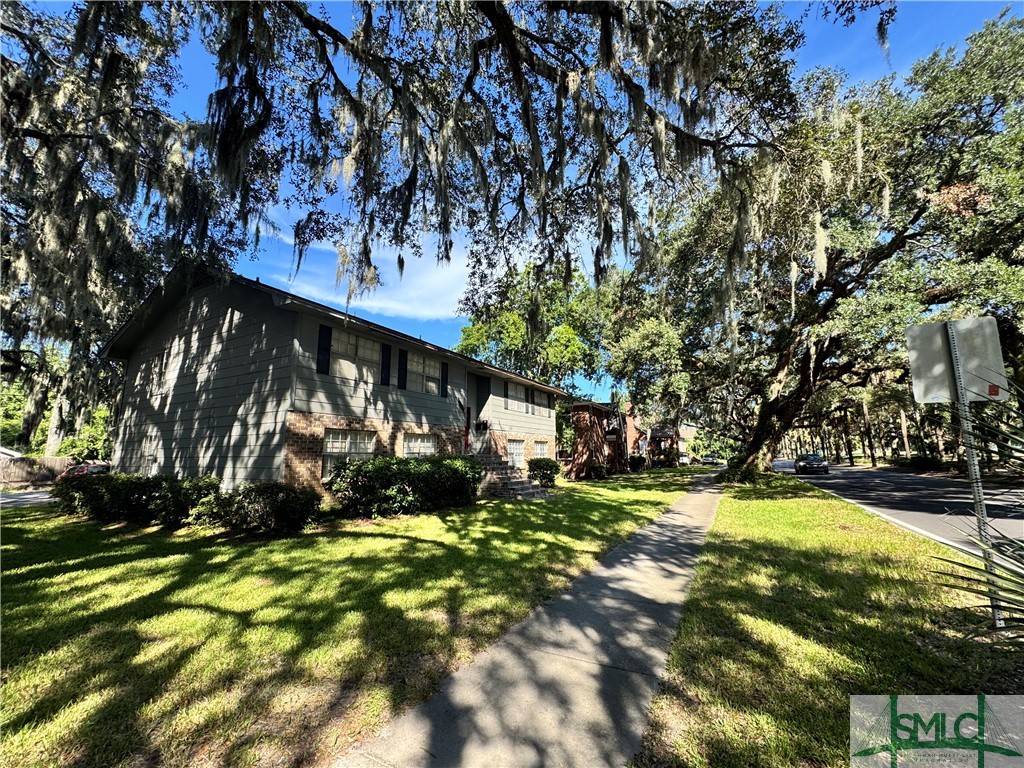 1202 E Victory Drive