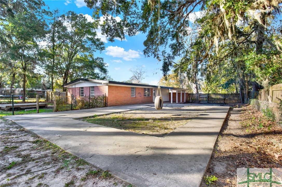 313 Willow Road