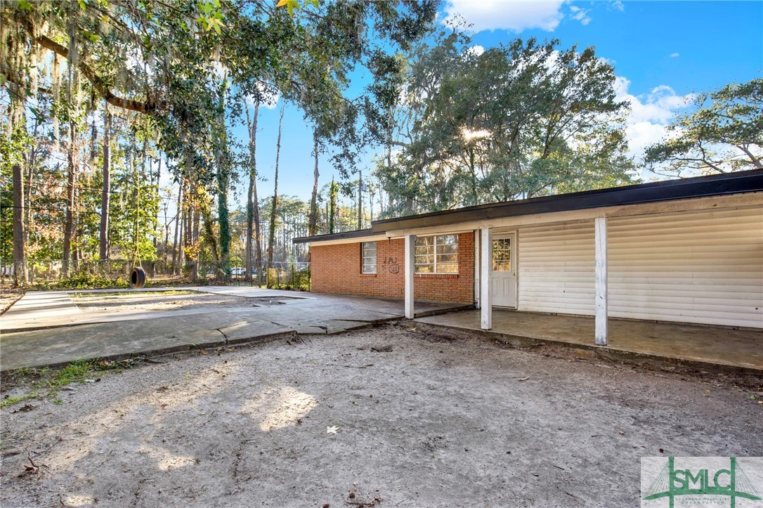 313 Willow Road