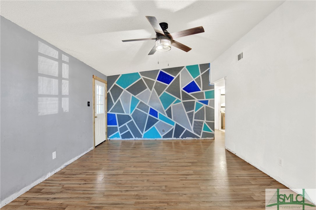 313 Willow Road