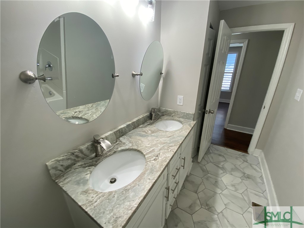 1109 E Anderson Street