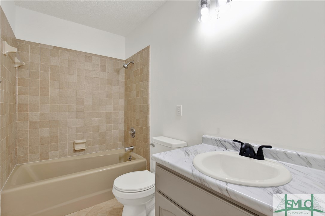 2463 Old Louisville Road