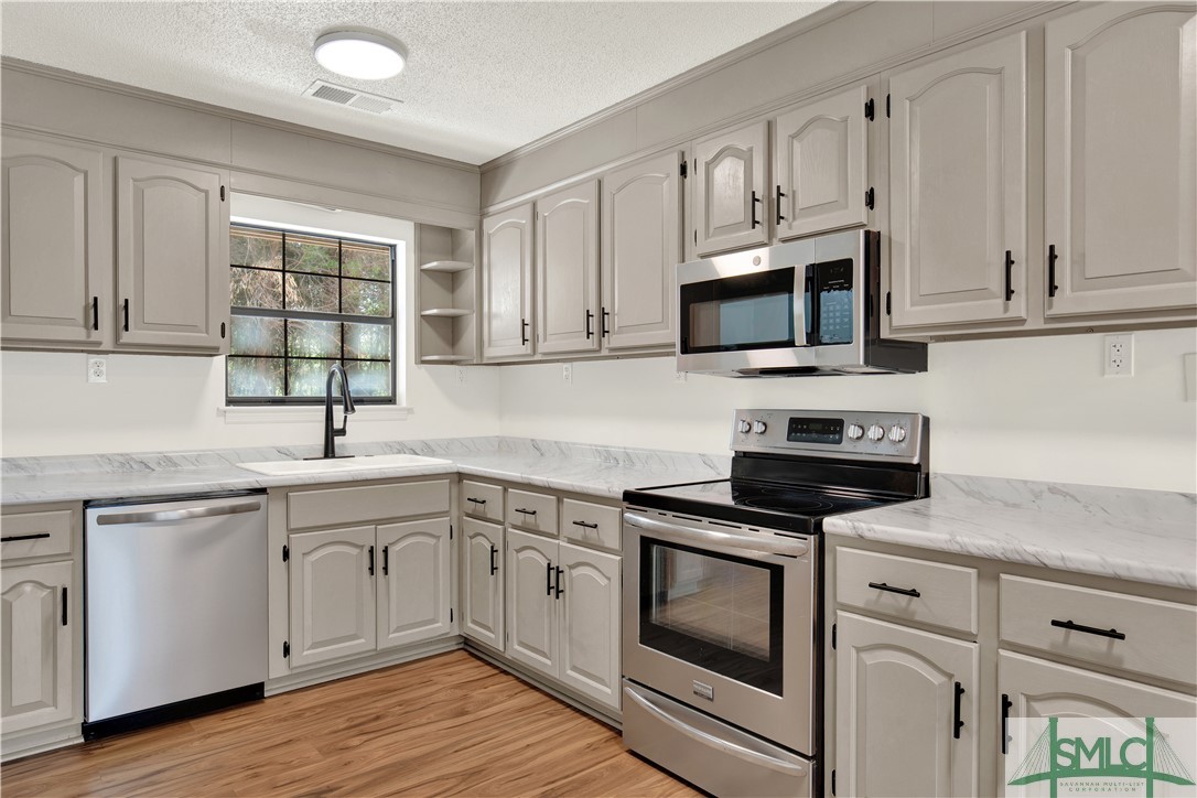 2463 Old Louisville Road