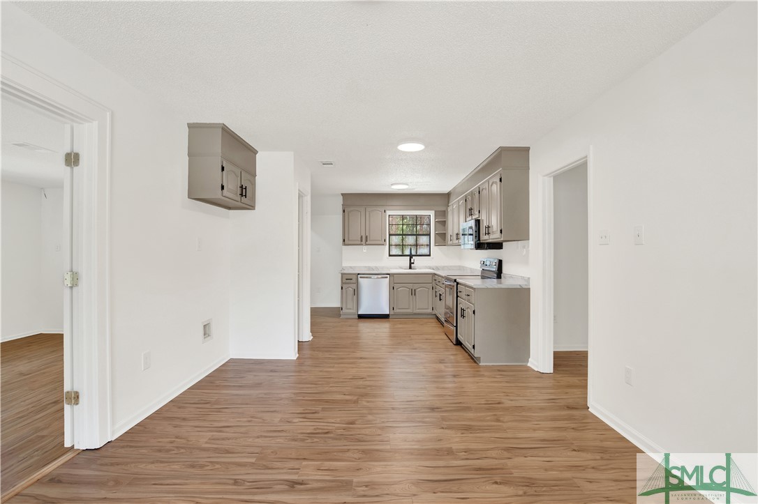 2463 Old Louisville Road