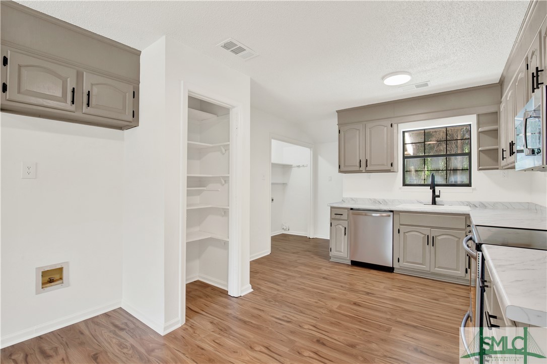 2463 Old Louisville Road