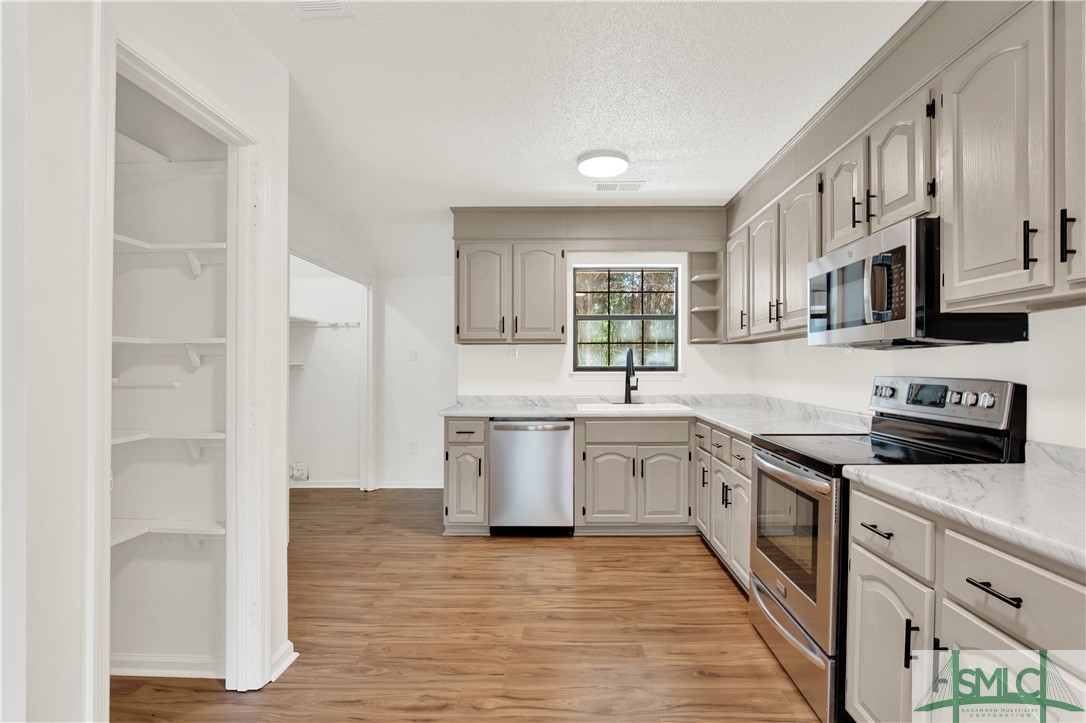 2463 Old Louisville Road