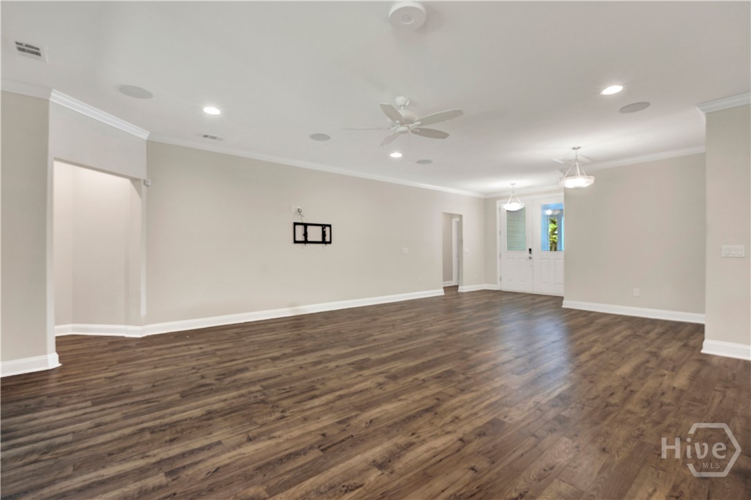 186 Lafayette Drive