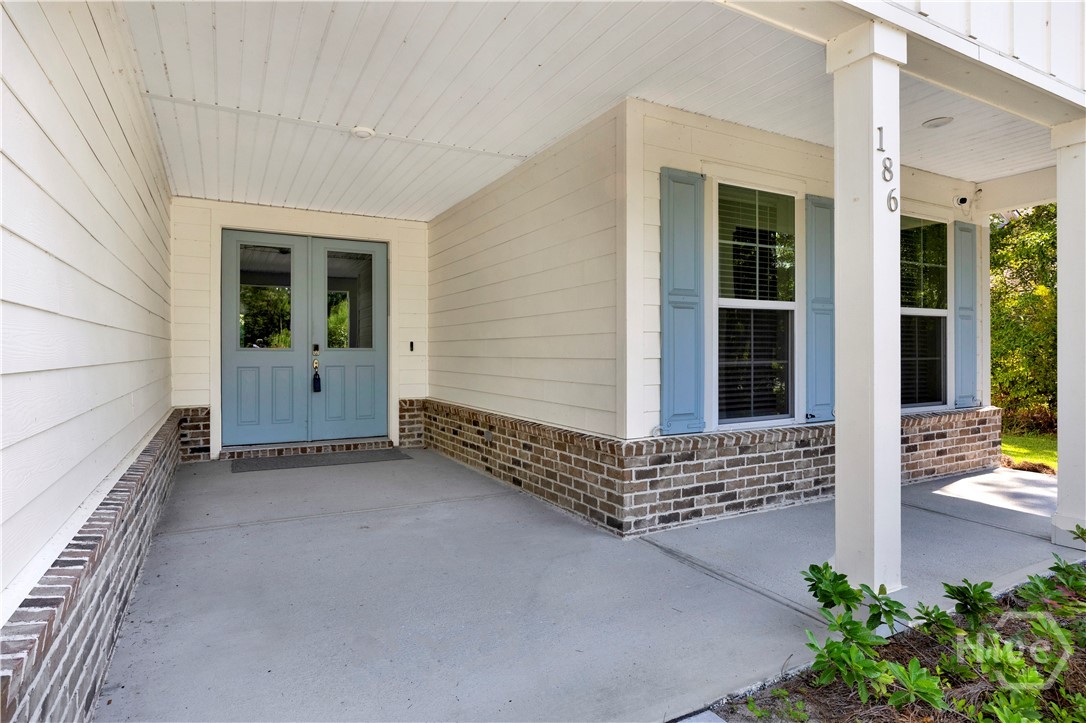 186 Lafayette Drive
