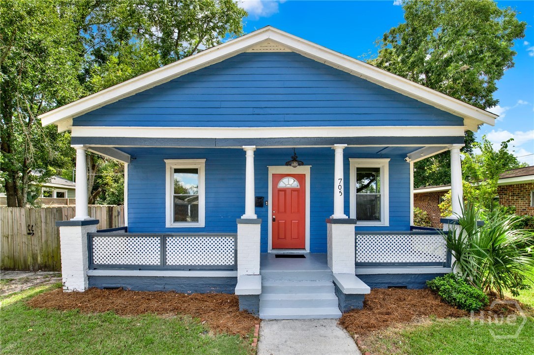 705 E 32nd
