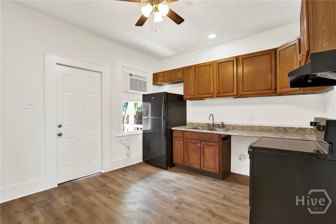705 E 32nd