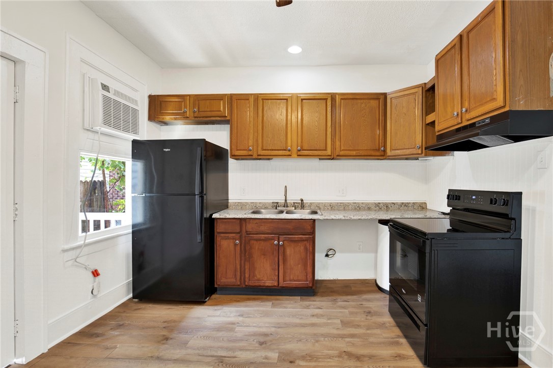 705 E 32nd