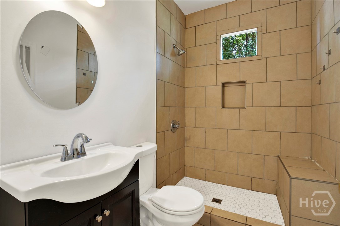 705 E 32nd
