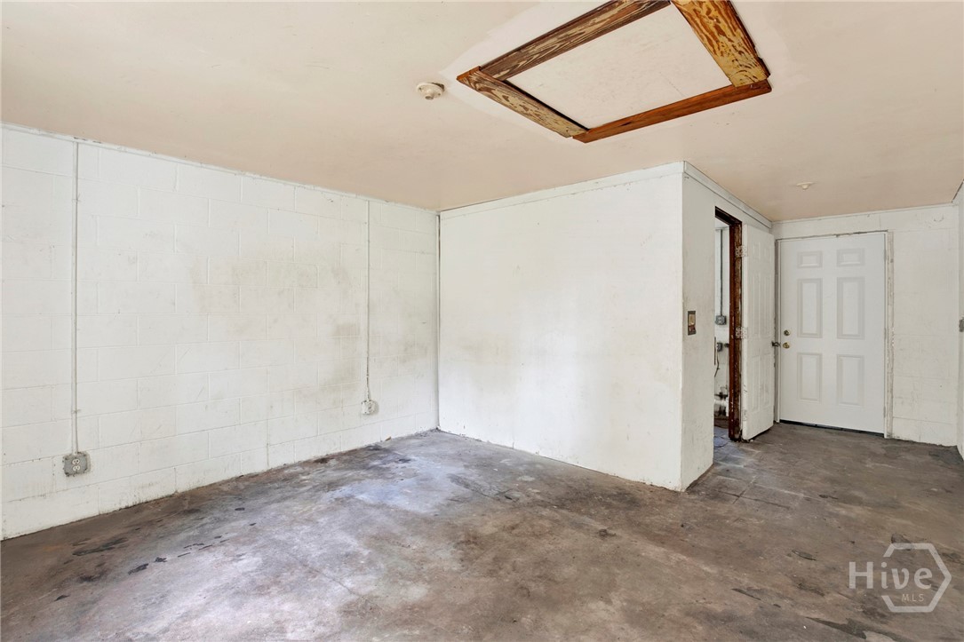 705 E 32nd